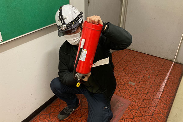 点検作業終わりのスタッフ